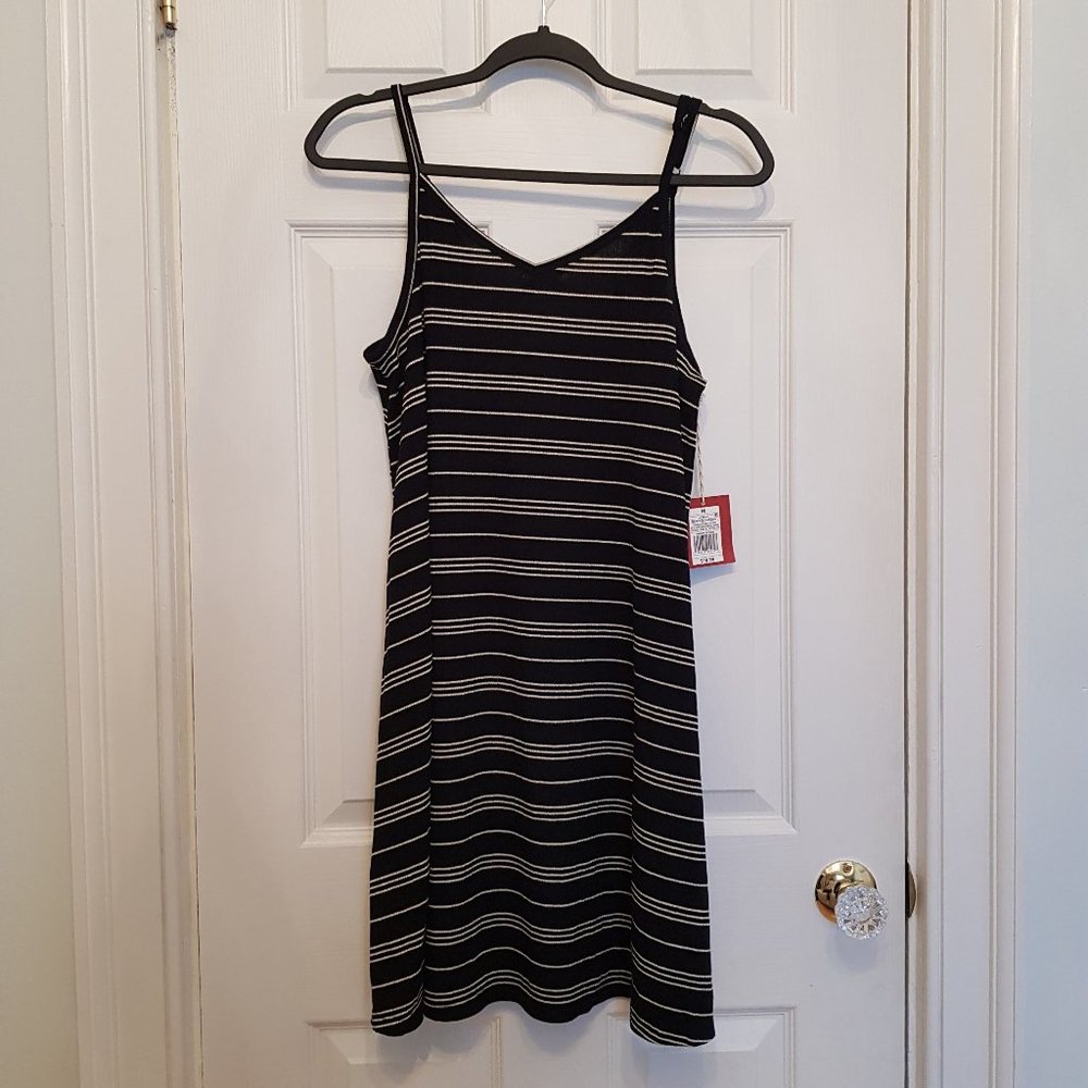 NWT Mossimo womens Black /Cream striped dress size M